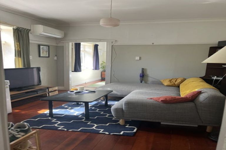 Photo of property in 8 Caprera Street, Melrose, Wellington, 6023