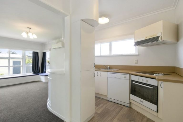 Photo of property in 286 Grounsell Crescent, Belmont, Lower Hutt, 5010