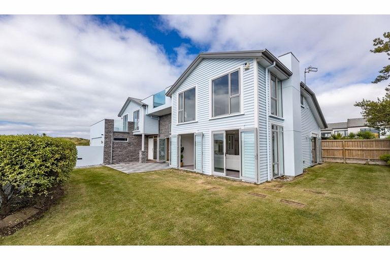 Photo of property in 14 Stout Street, Waimairi Beach, Christchurch, 8083