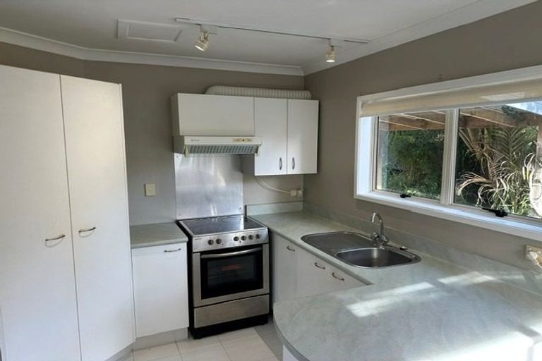 Photo of property in 2/49 Aeroview Drive, Beach Haven, Auckland, 0626