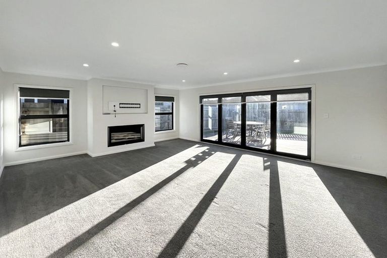 Photo of property in 24 Serenity Crescent, Kelvin Grove, Palmerston North, 4414