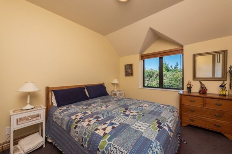 Photo of property in 312 Heatherlea Road East, Levin, 5571