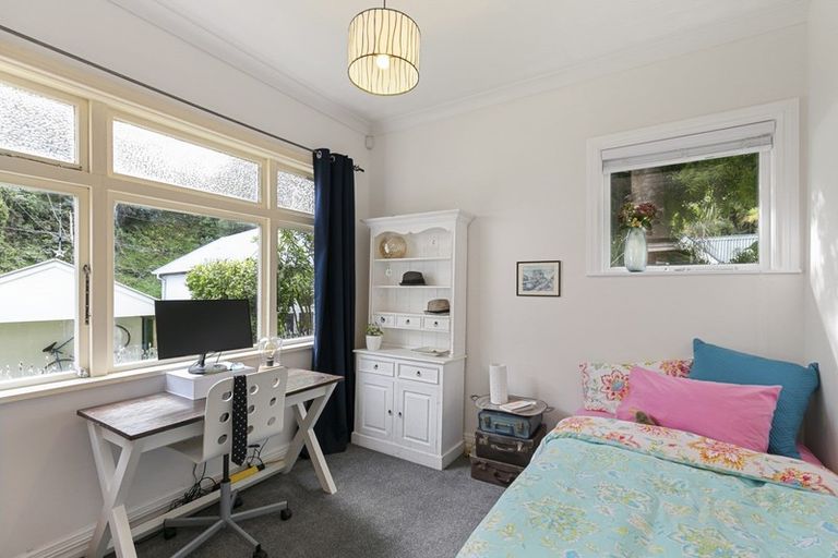 Photo of property in 11 Holloway Road, Aro Valley, Wellington, 6021