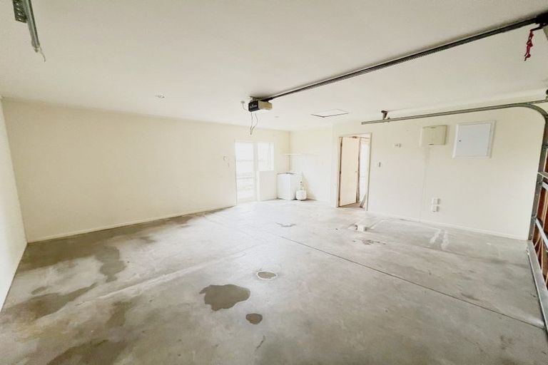 Photo of property in 14 Monash Place, Flat Bush, Auckland, 2016