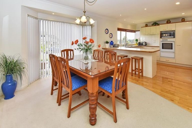 Photo of property in 22 Manara Place, The Gardens, Auckland, 2105