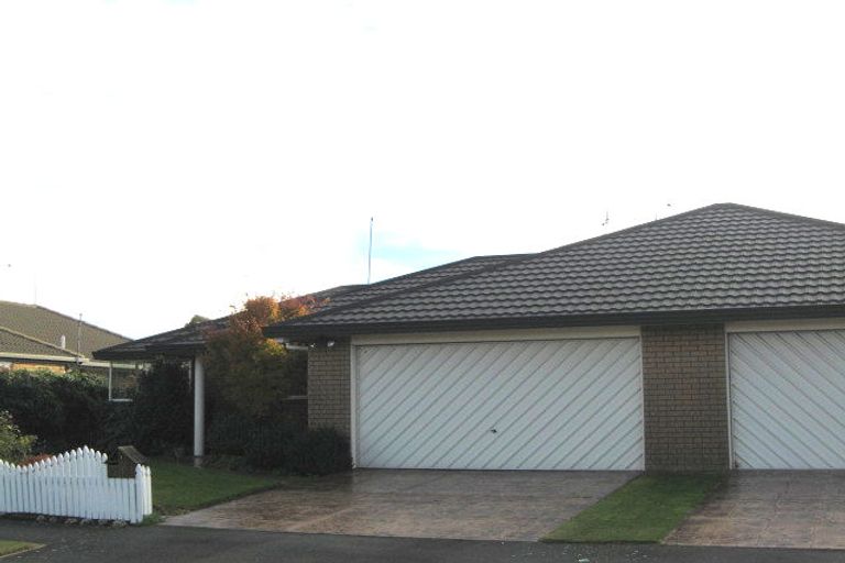 Photo of property in 1/17 Cardigan Bay Place, Addington, Christchurch, 8024