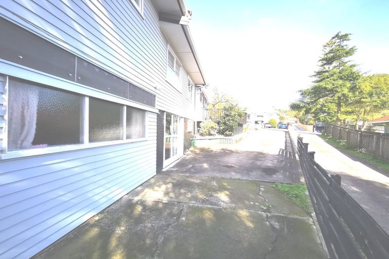 Photo of property in 17 Dolbear Street, Titirangi, Auckland, 0604