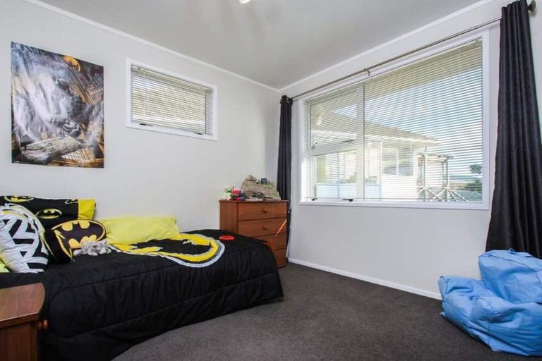 Photo of property in 8 Kay Drive, Blockhouse Bay, Auckland, 0600