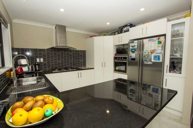 Photo of property in 43b Redoubt Road, Goodwood Heights, Auckland, 2105