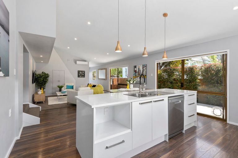 Photo of property in 44 Matua Road, Huapai, Kumeu, 0810