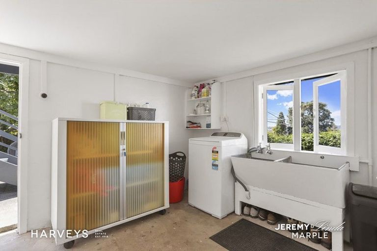 Photo of property in 61a West Lynn Road, Titirangi, Auckland, 0604