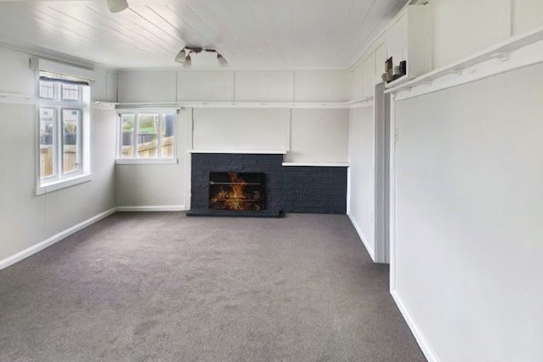 Photo of property in 17 Shortt Street, Foxton Beach, Foxton, 4815