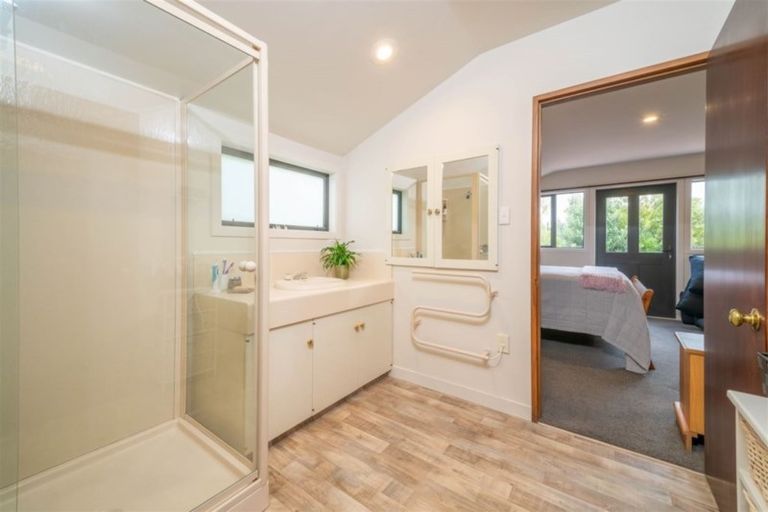 Photo of property in 5 Bengal Drive, Cashmere, Christchurch, 8022