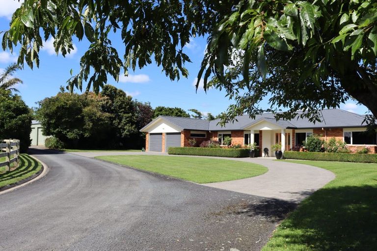 Photo of property in 550 Mountain Road, Lepperton, New Plymouth, 4373