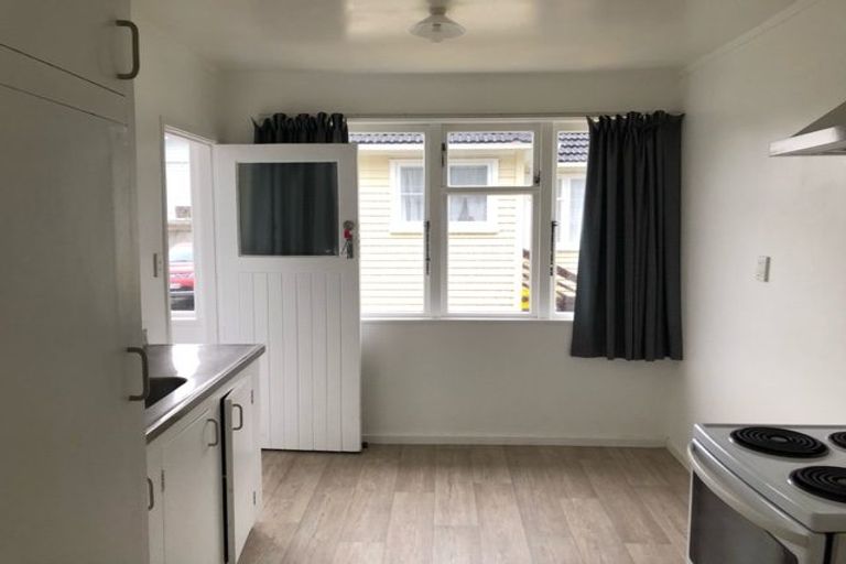 Photo of property in 9 Kotuku Street, Te Atatu Peninsula, Auckland, 0610