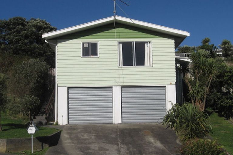Photo of property in 68 Gloaming Hill, Titahi Bay, Porirua, 5022