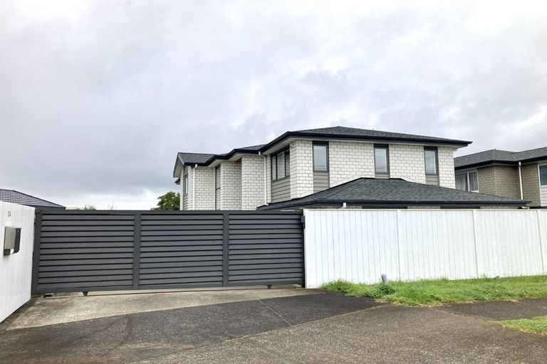 Photo of property in 73 Sturges Road, Henderson, Auckland, 0612