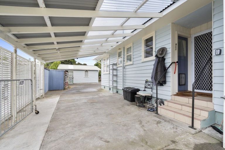 Photo of property in 2 Racecourse Avenue, Marton, 4710