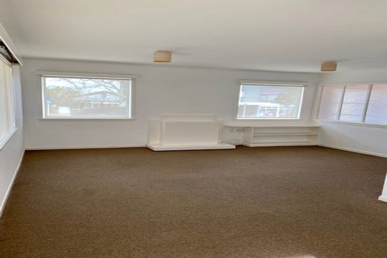 Photo of property in 12 Williamson Avenue, Belmont, Auckland, 0622