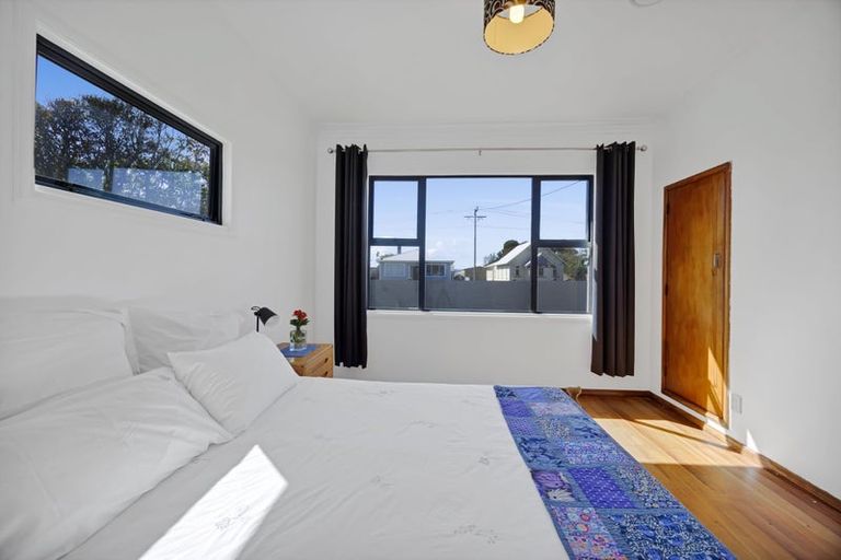 Photo of property in 11 Galt Street, Hawera, 4610