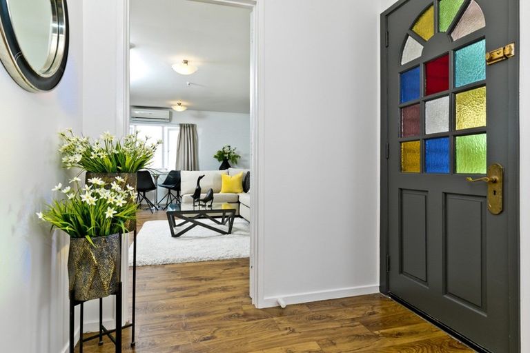 Photo of property in 18 Hellyers Street, Birkdale, Auckland, 0626