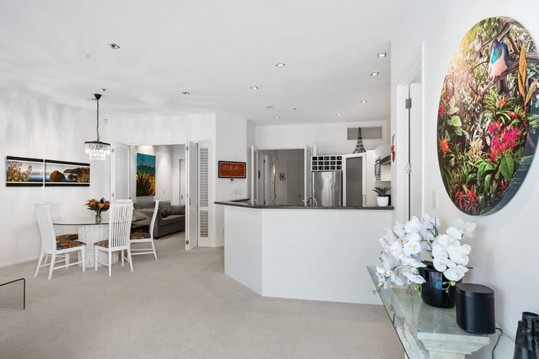 Photo of property in 1/7 The Promenade, Takapuna, Auckland, 0622