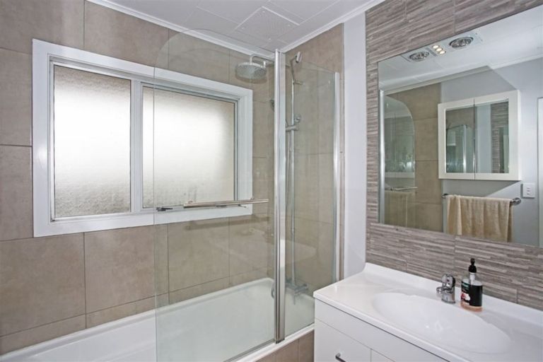 Photo of property in 33 Heather Green Avenue, Meremere, Mercer, 2474