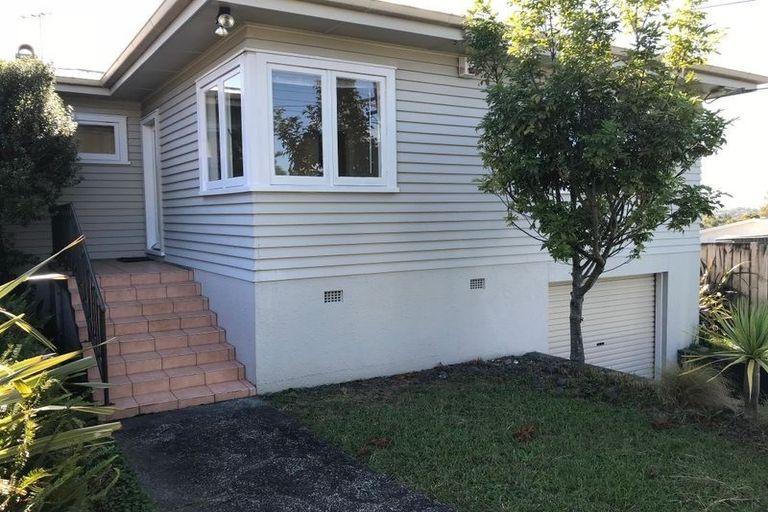 Photo of property in 1/1 Quebec Road, Milford, Auckland, 0620