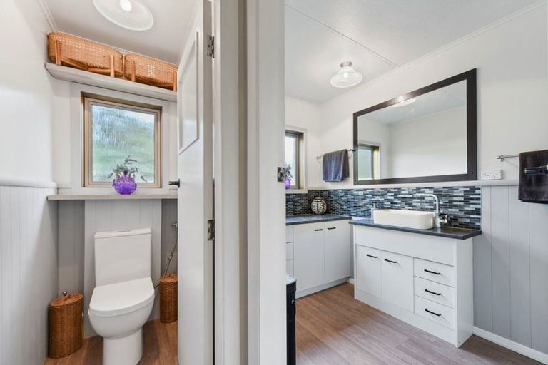 Photo of property in 50b Milton Terrace, Picton, 7220