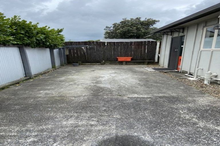 Photo of property in 122 Mahia Road, Wattle Downs, Auckland, 2103