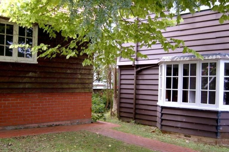 Photo of property in 66 Aurora Terrace, Kelburn, Wellington, 6012