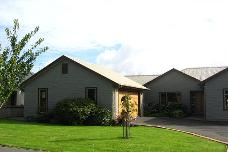 Photo of property in 2 Mallard Place, Mosgiel, 9024