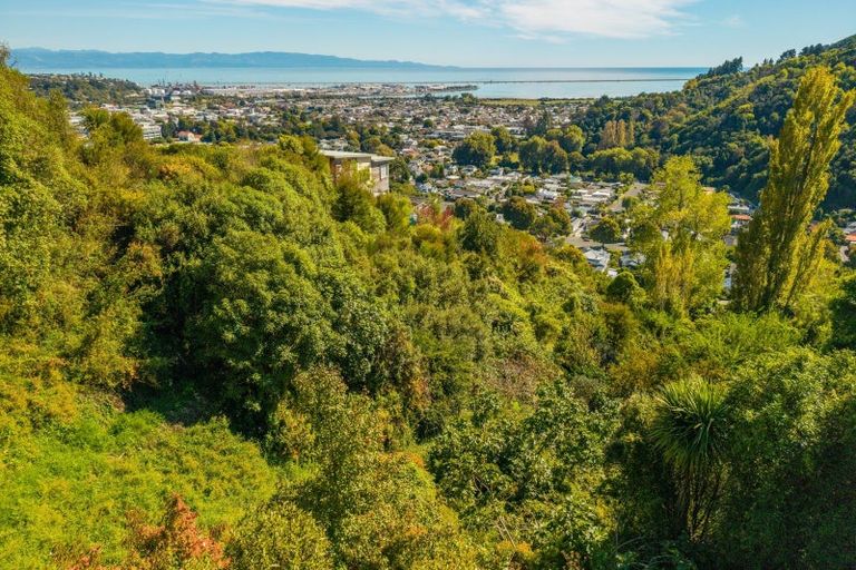Photo of property in 2 City Heights, Maitai, Nelson, 7010