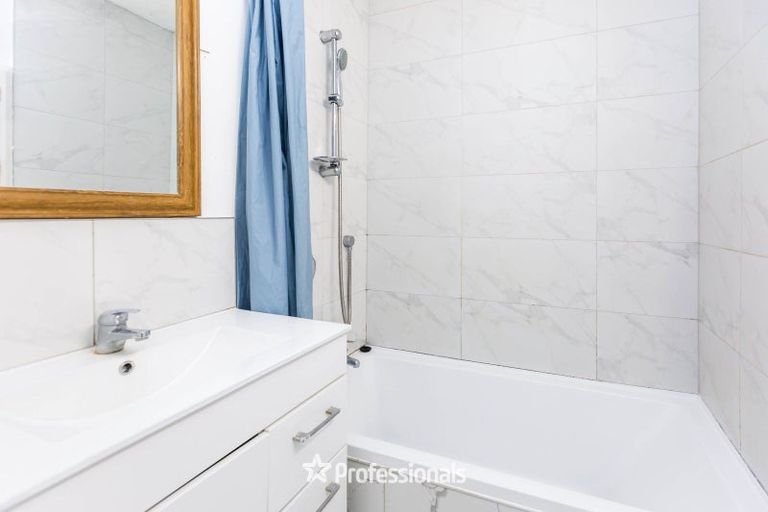 Photo of property in 35 Hanson Grove, Stokes Valley, Lower Hutt, 5019