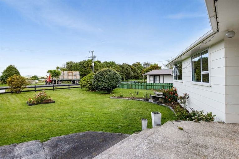 Photo of property in 21 Castle Street, Eltham, 4322