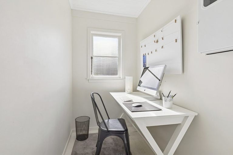 Photo of property in 20a Larsen Crescent, Tawa, Wellington, 5028