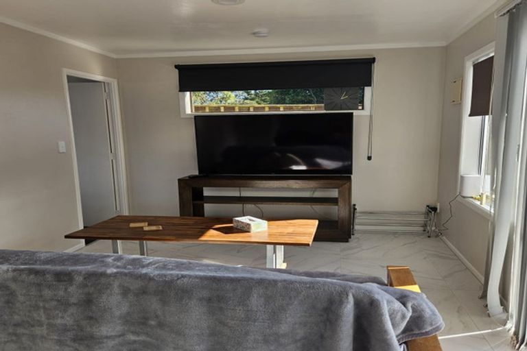 Photo of property in 98/98a Glenpark Avenue, Frankleigh Park, New Plymouth, 4310