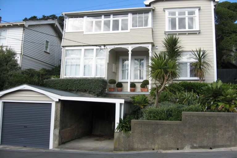 Photo of property in 21 Grove Road, Kelburn, Wellington, 6012