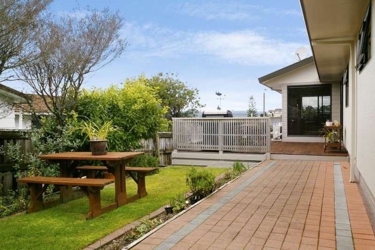 Photo of property in 4 Shera Street, Acacia Bay, Taupo, 3330