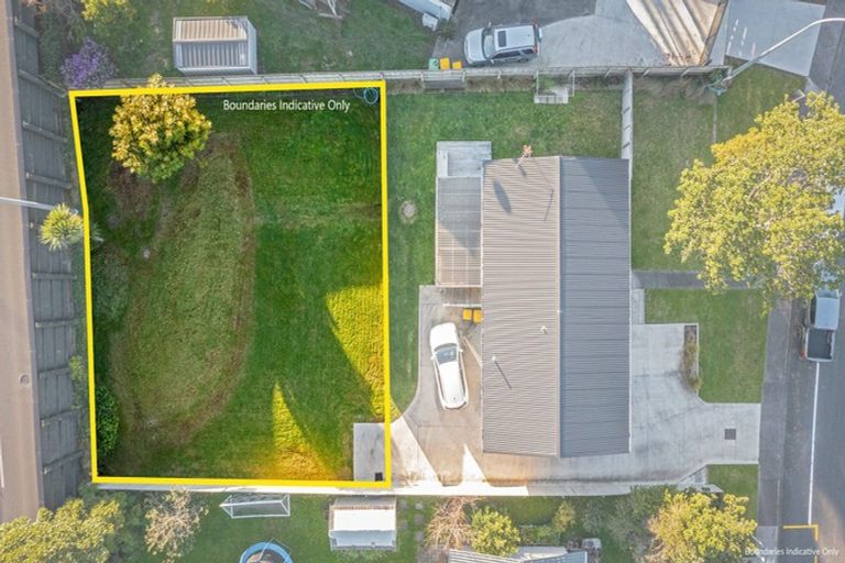 Photo of property in 37a Oreil Avenue, West Harbour, Auckland, 0618