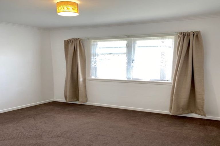 Photo of property in 12 Williamson Avenue, Belmont, Auckland, 0622