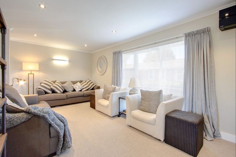 Photo of property in 12 Upham Street, Havelock North, 4130