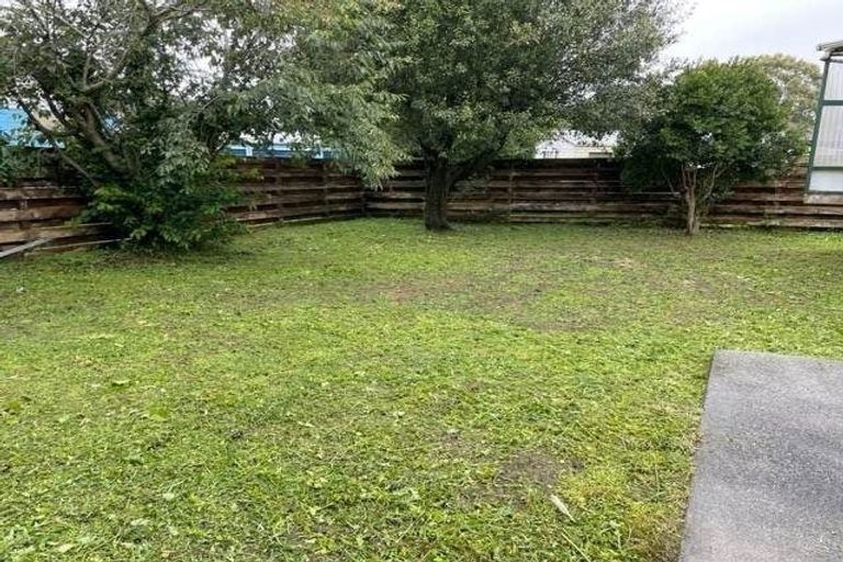 Photo of property in 24 Becker Drive, Weymouth, Auckland, 2103