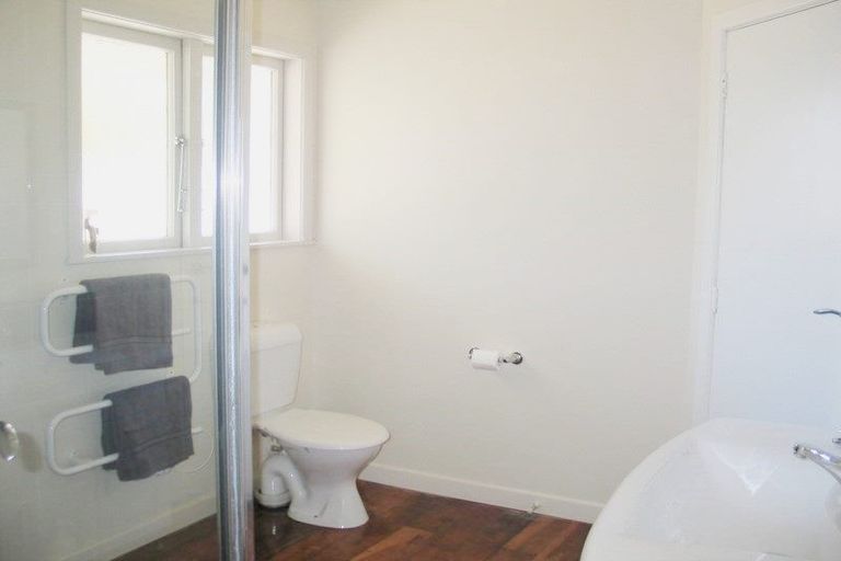 Photo of property in 243a Glengarry Road, Glen Eden, Auckland, 0602