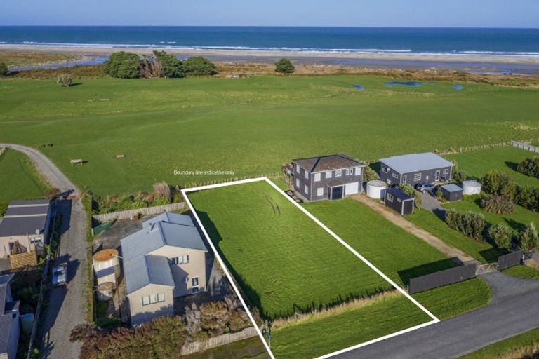 Photo of property in 79 Seaview Road, Herbertville, 4970