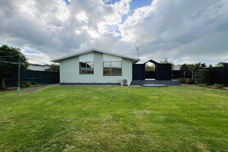 Photo of property in 2/41 Inwoods Road, Parklands, Christchurch, 8083