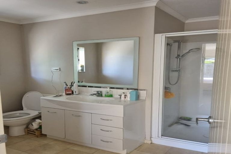 Photo of property in 8 Sackville Street, Martinborough, 5711