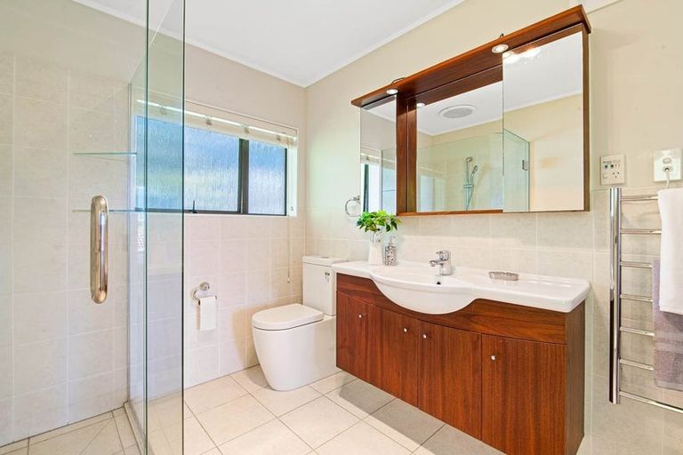 Photo of property in 99 John Downs Drive, Browns Bay, Auckland, 0630