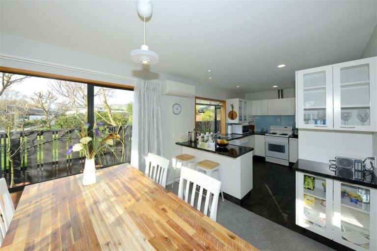 Photo of property in 2/8 Hamish Place, Westmorland, Christchurch, 8025
