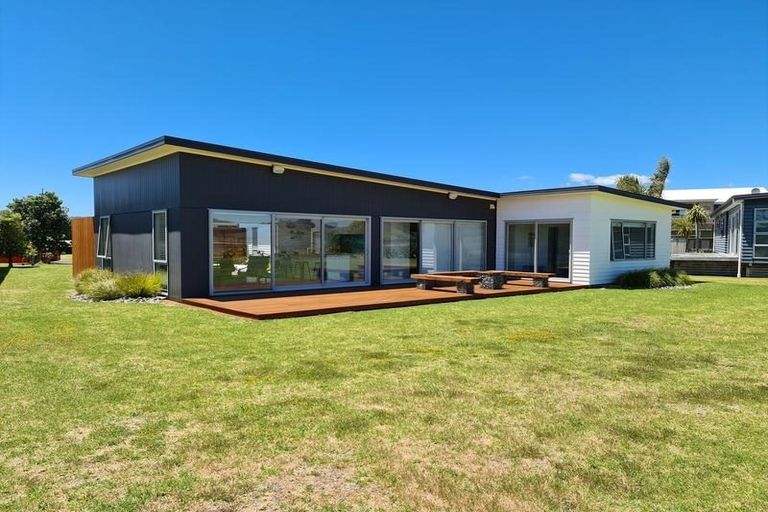 Photo of property in 104 Ti Kouka Crescent, Matarangi, Whitianga, 3592